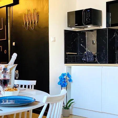 Apartment Sea - 2 Bedroom - Kitchen - Wifi - Tramway - Air Conditioner *